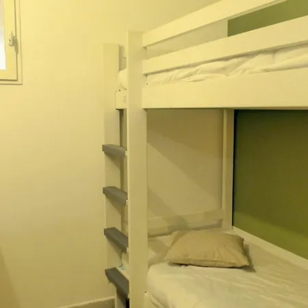 Apartamento With Pool Near The Sea